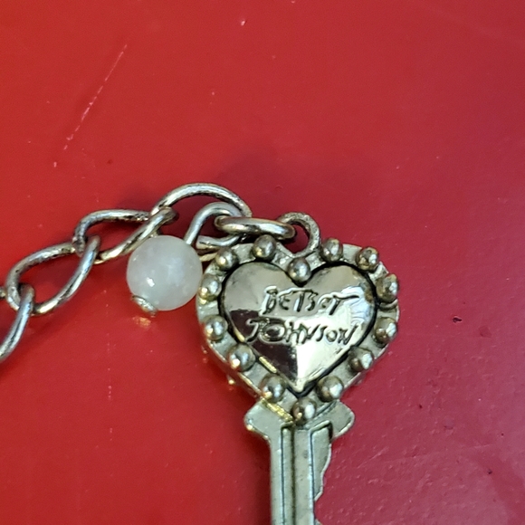 Betsey Johnson Iconic Flower & Gem Frontal Necklace - Picture 2 of 10